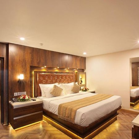 Hotel Kings Empire Kochi Zewnętrze zdjęcie